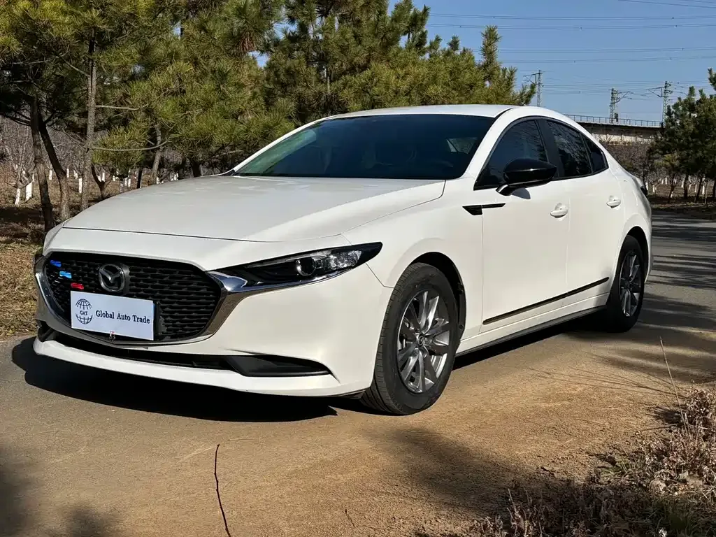 Mazda 3 Axela — фото 1