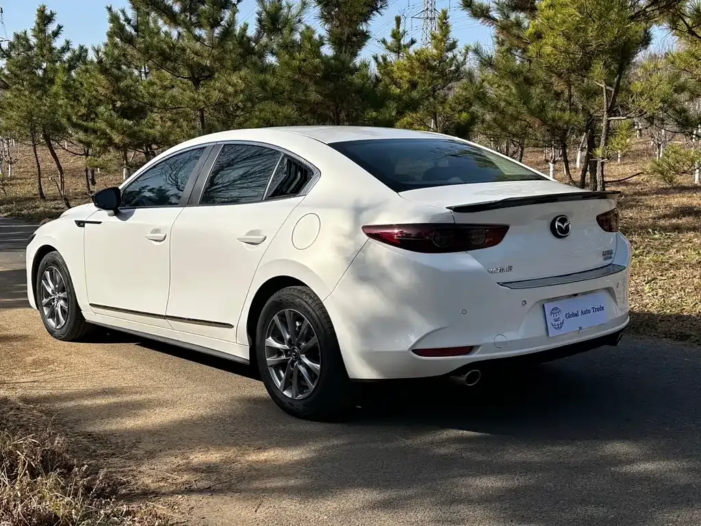 Mazda 3 Axela — фото 3
