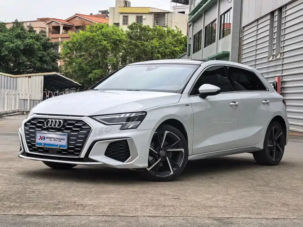 Audi A3 — фото 1