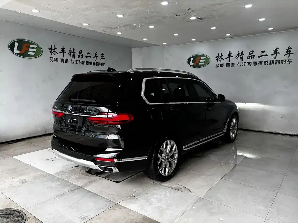 BMW X7 — фото 2