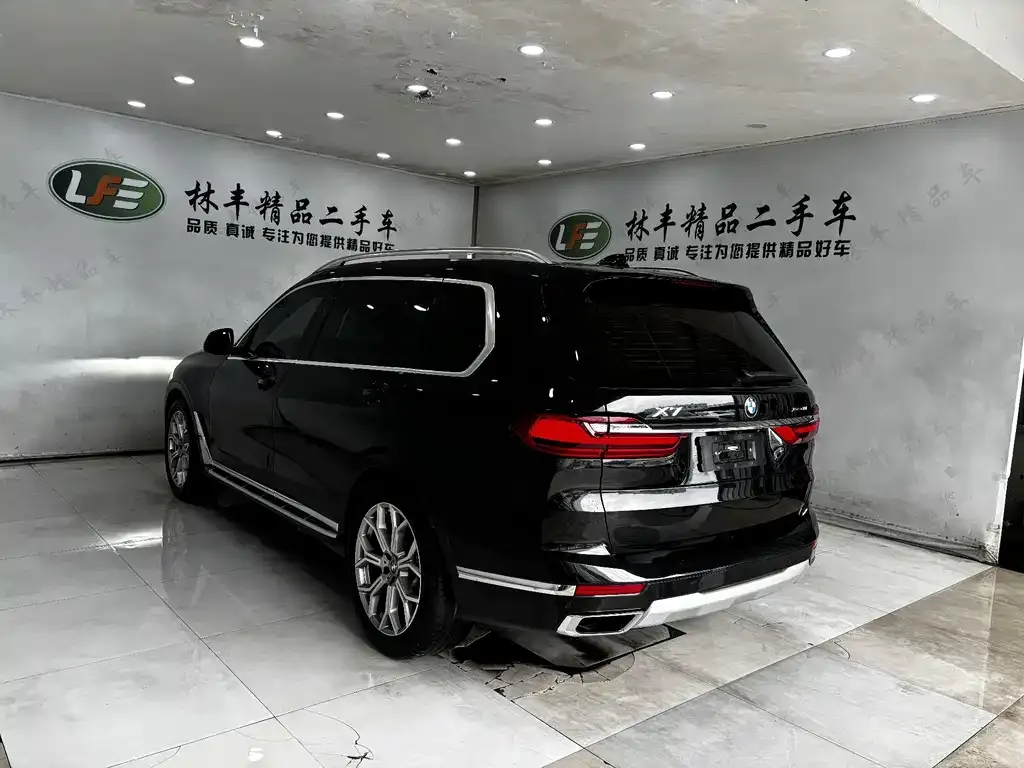 BMW X7 — фото 10