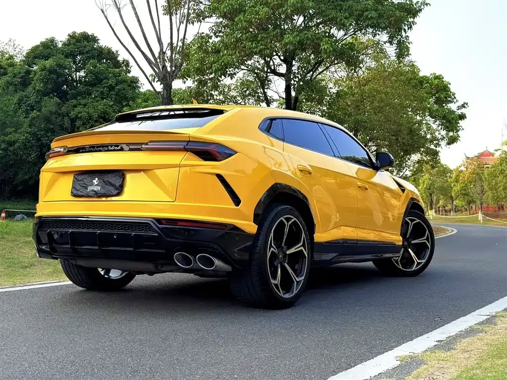 Lamborghini Urus — фото 7