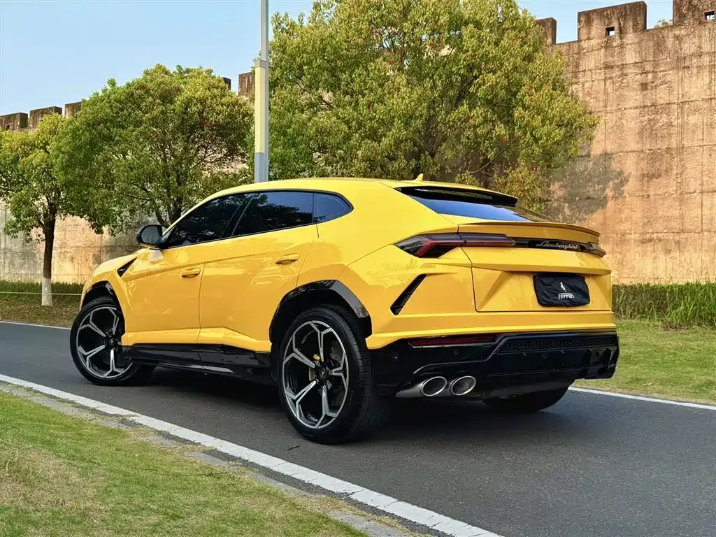 Lamborghini Urus — фото 8