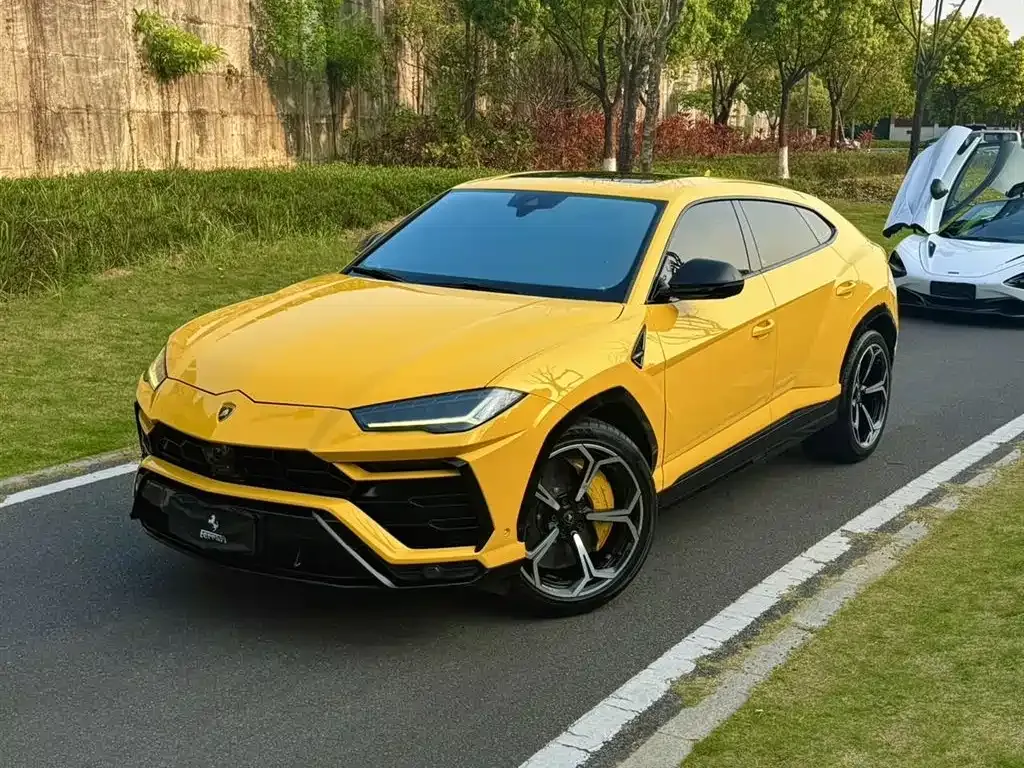 Lamborghini Urus — фото 9