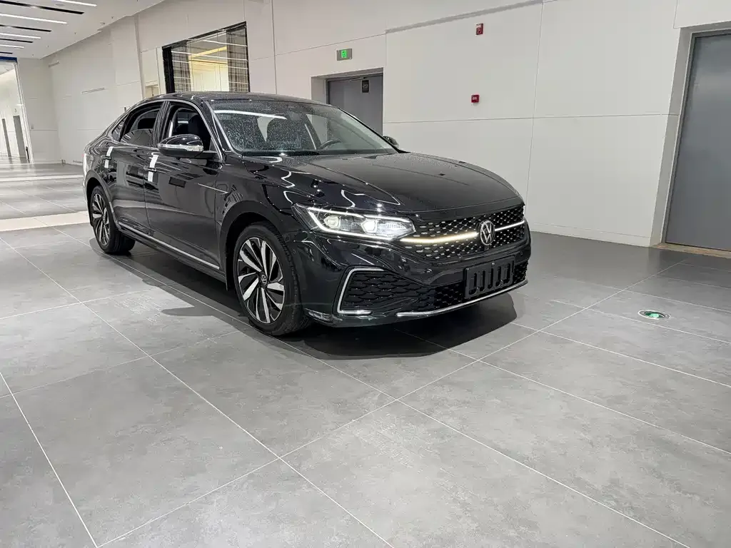 Volkswagen Passat — фото 7