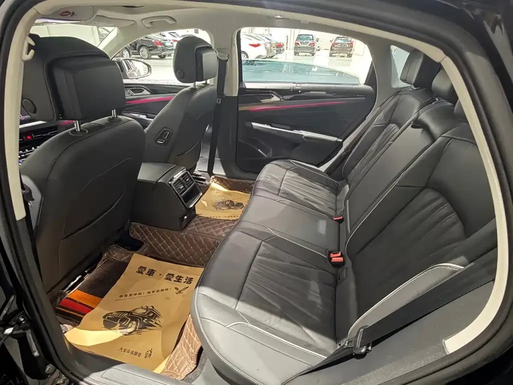 Volkswagen Passat — фото 10
