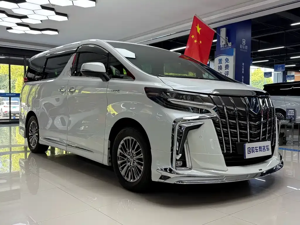 Toyota Alphard — фото 3