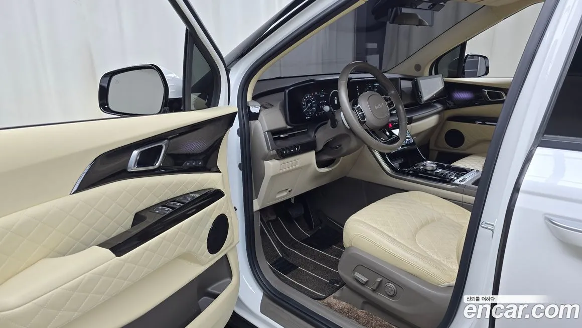 Kia Carnival — фото 10
