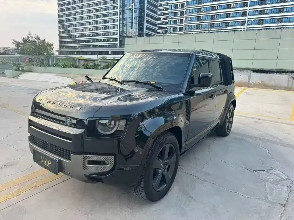Land Rover Defender — фото 1