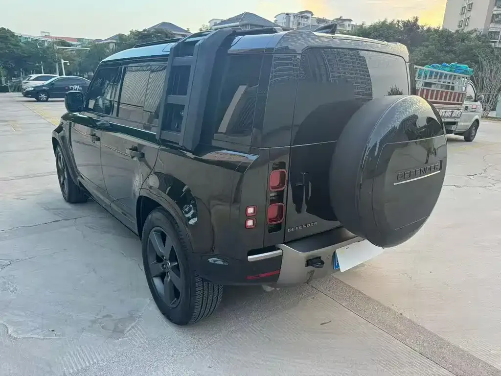 Land Rover Defender — фото 6