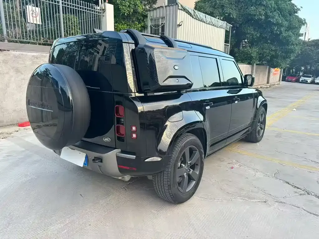 Land Rover Defender — фото 7