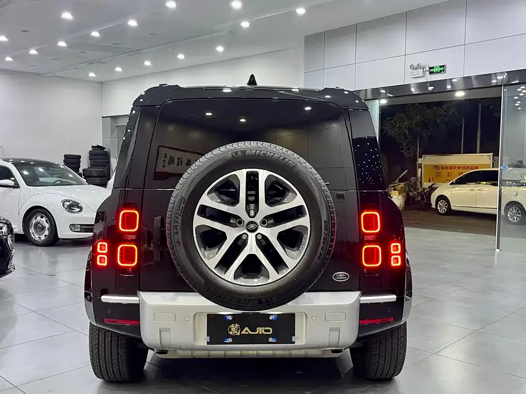 Land Rover Defender — фото 4