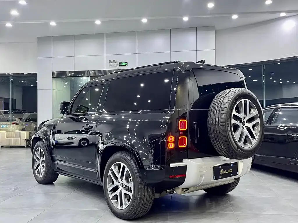 Land Rover Defender — фото 5