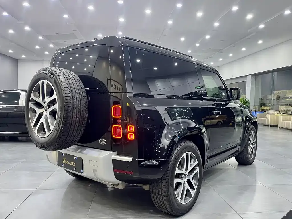 Land Rover Defender — фото 10