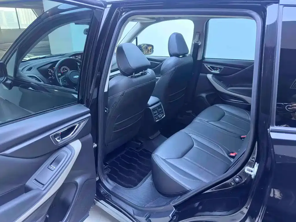 Subaru Forester — фото 10