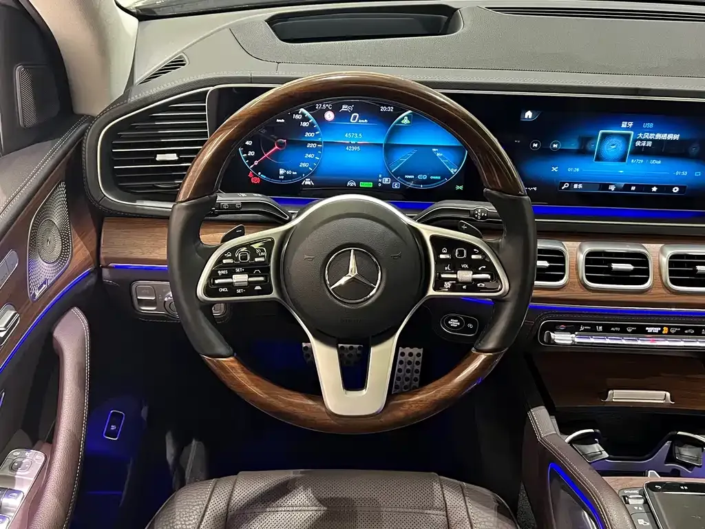 Mercedes-Benz GLS — фото 10