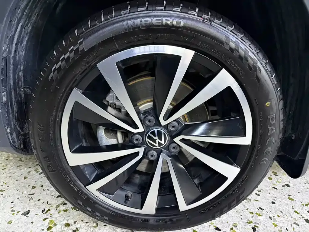 Volkswagen Tharu — фото 4