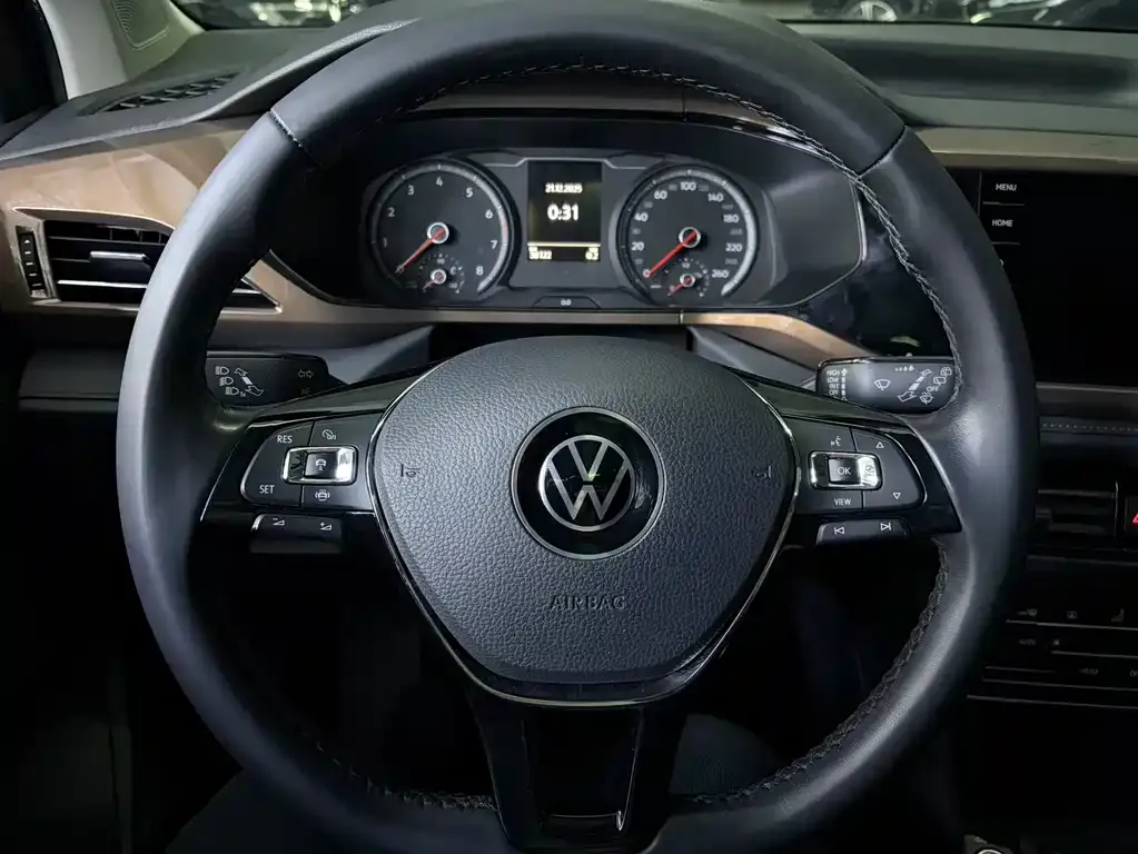 Volkswagen Tharu — фото 5