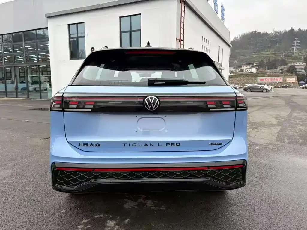 Volkswagen Tiguan L — фото 8