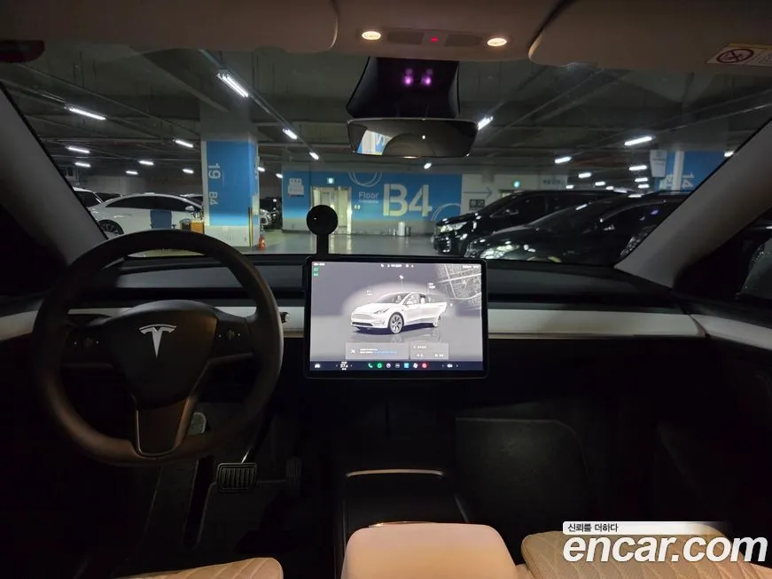 Tesla Model Y — фото 10