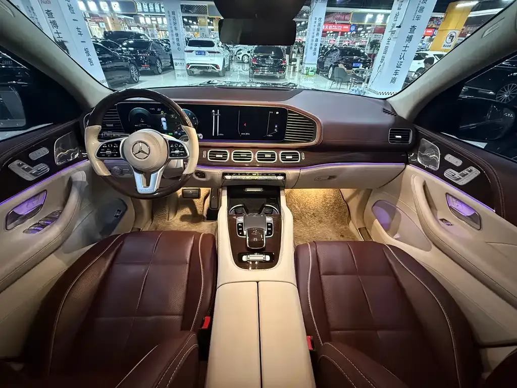 Mercedes-Benz GLS — фото 6