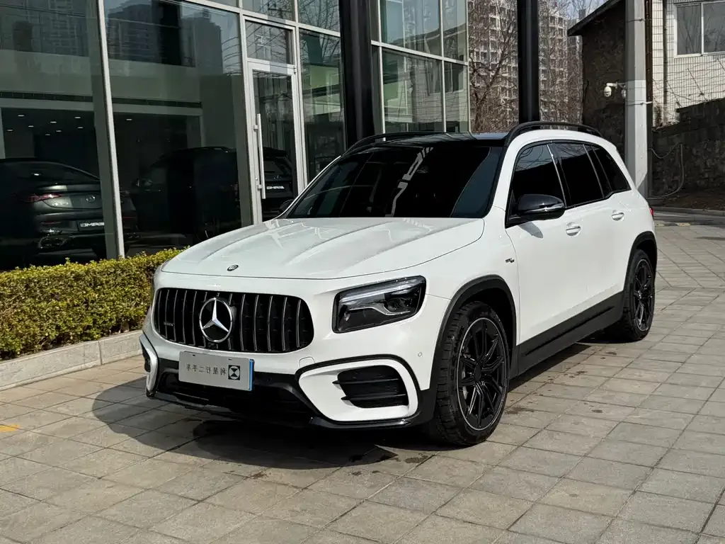Mercedes-Benz GLB AMG — фото 1
