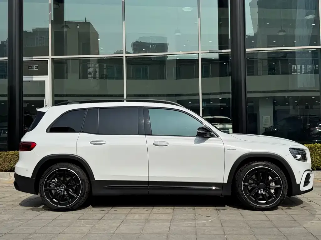 Mercedes-Benz GLB AMG — фото 8