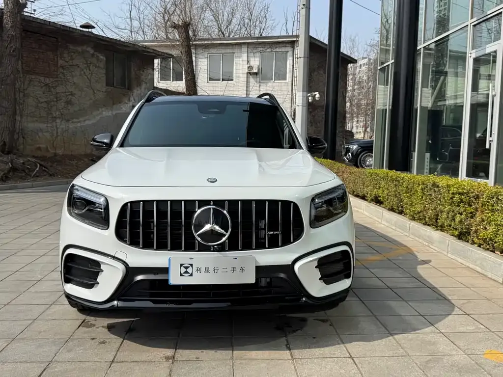 Mercedes-Benz GLB AMG — фото 9