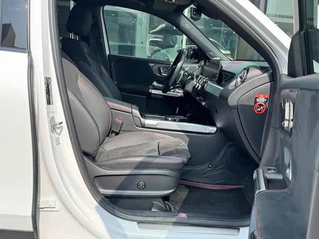 Mercedes-Benz GLB AMG — фото 3