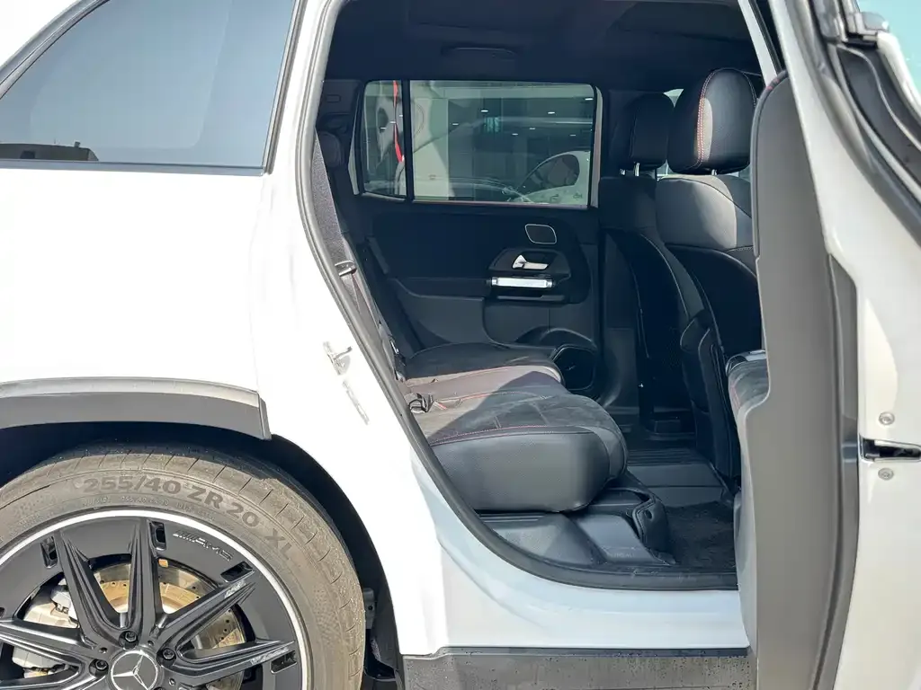 Mercedes-Benz GLB AMG — фото 7
