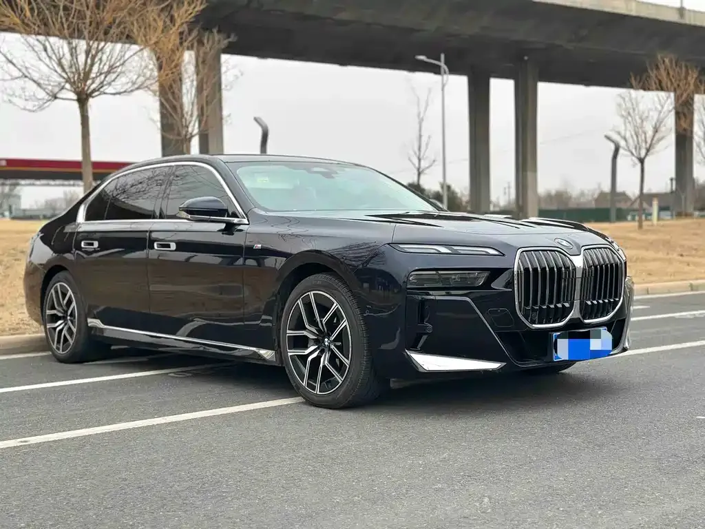 BMW 7 Series — фото 5