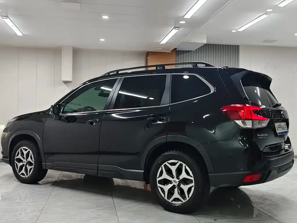 Subaru Forester — фото 9
