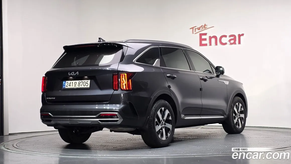 Kia Sorento — фото 7
