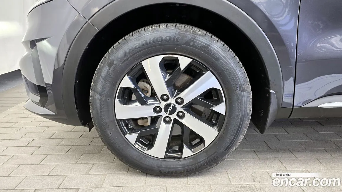 Kia Sorento — фото 9