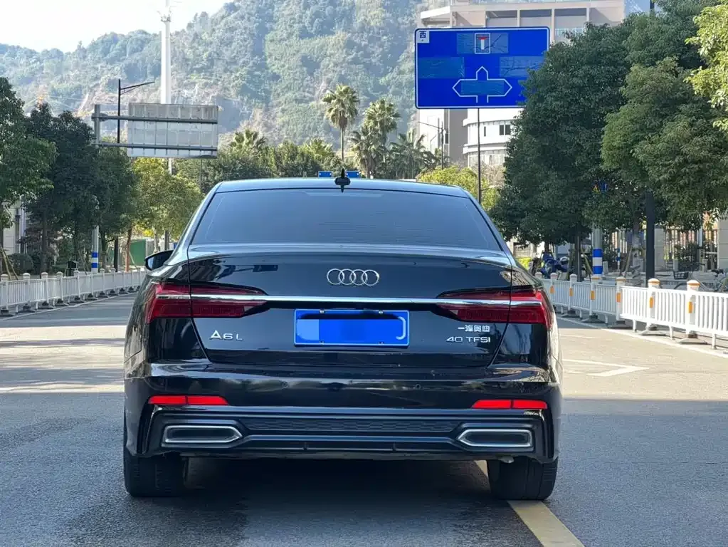 Audi A6L — фото 8