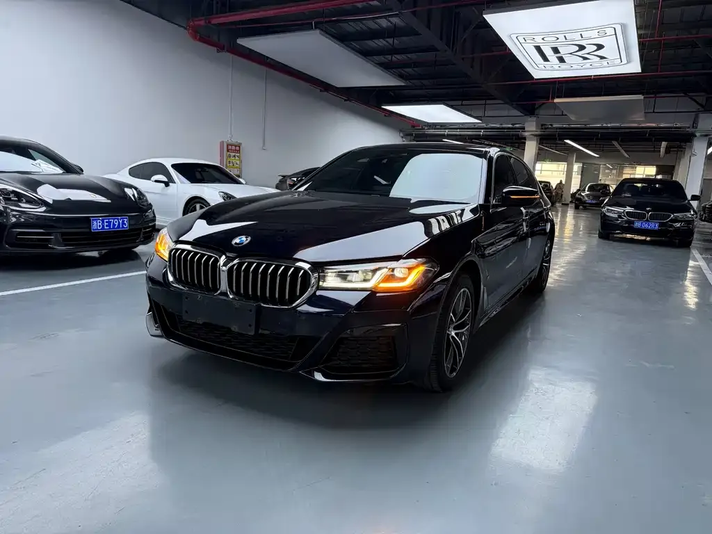 BMW 5 Series — фото 1