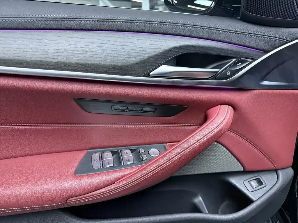 BMW 5 Series — фото 10