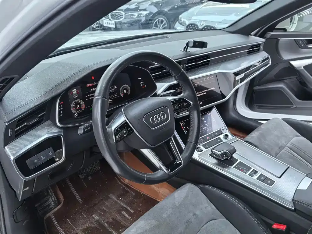 Audi A6L — фото 7