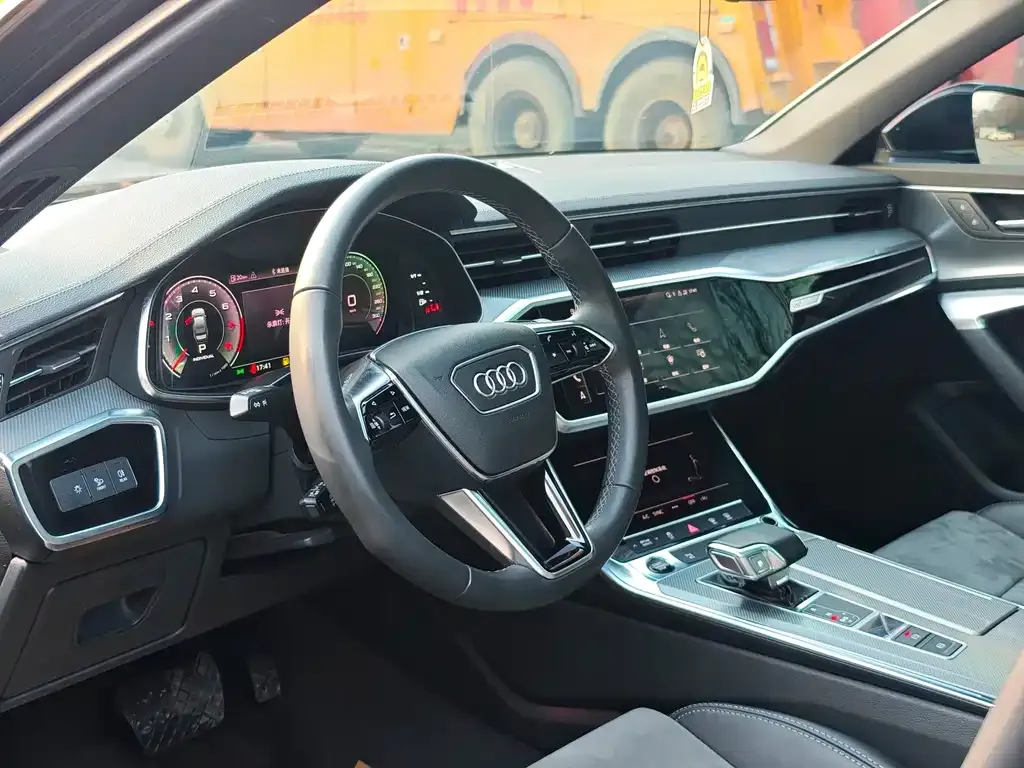 Audi A6L — фото 10