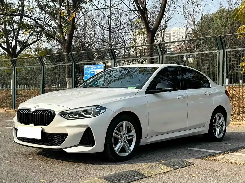 BMW 1 Series — фото 1