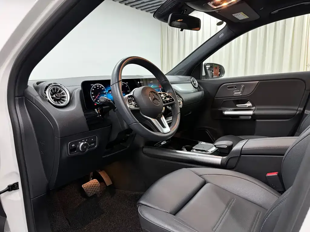 Mercedes-Benz EQA — фото 10