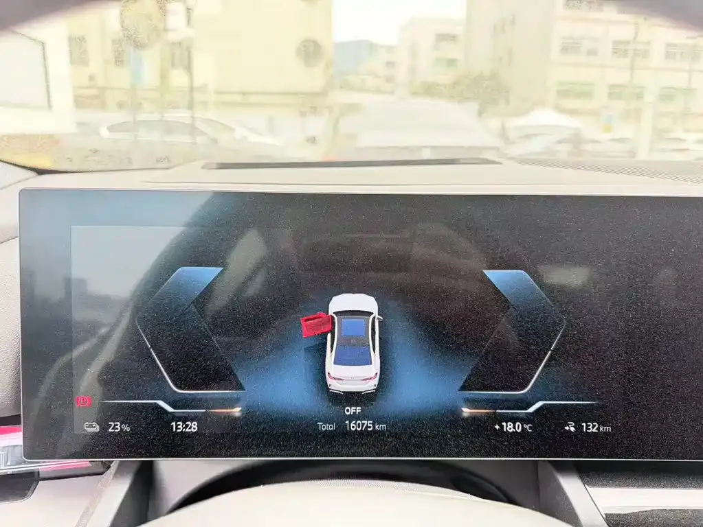 BMW i5 — фото 4