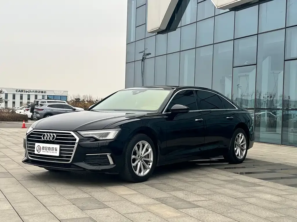 Audi A6L — фото 1