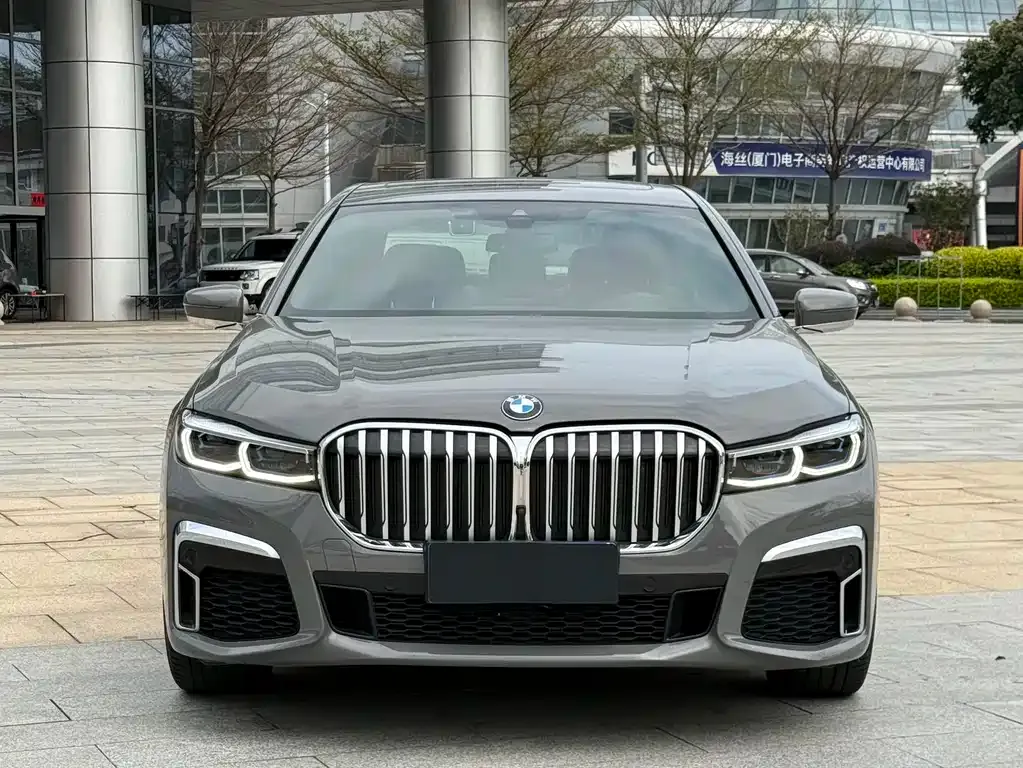 BMW 7 Series — фото 7