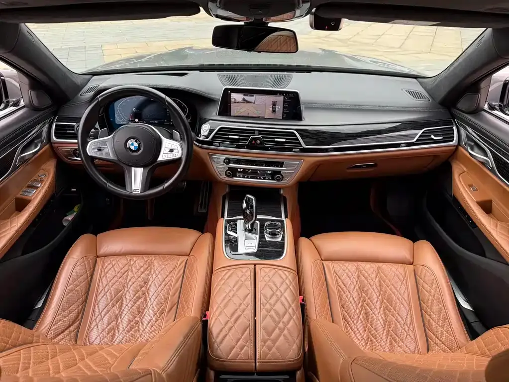 BMW 7 Series — фото 10