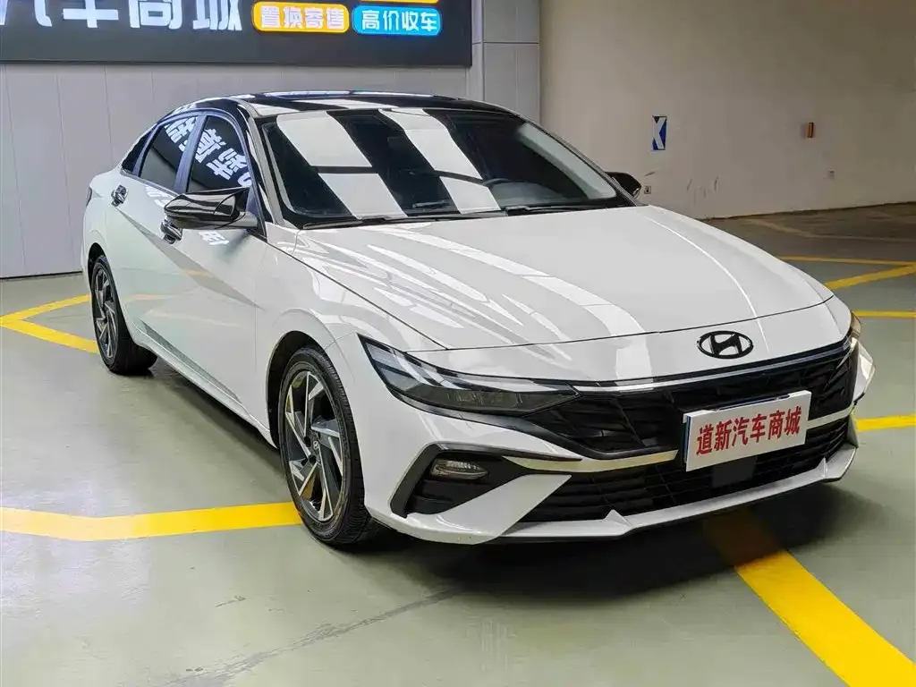Hyundai Elantra — фото 8