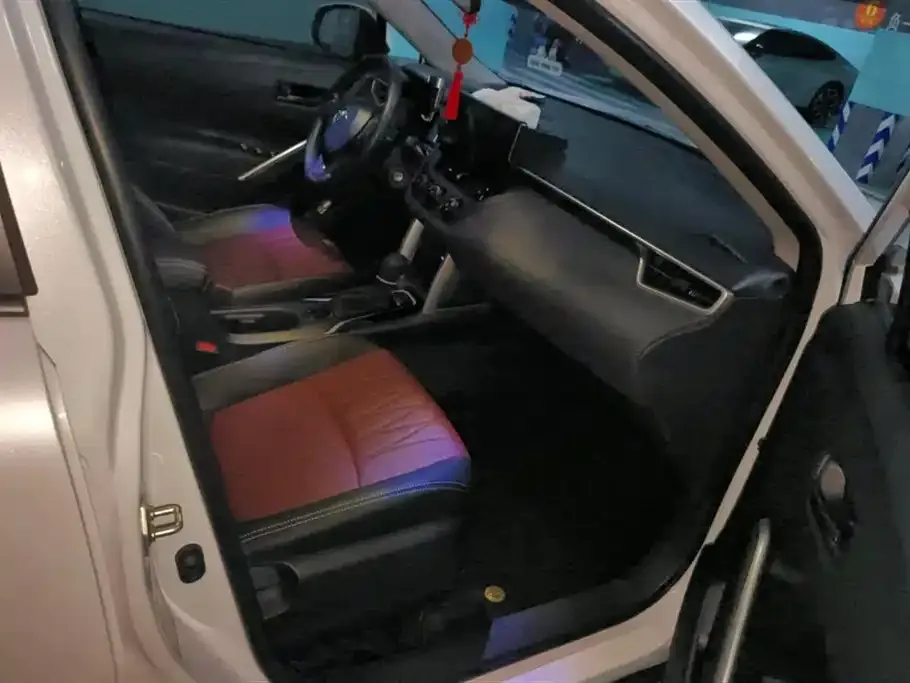 Toyota Corolla Cross — фото 4