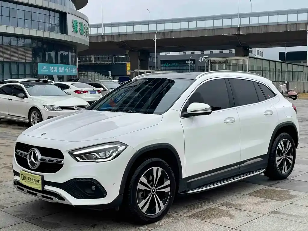 Mercedes-Benz GLA — фото 1
