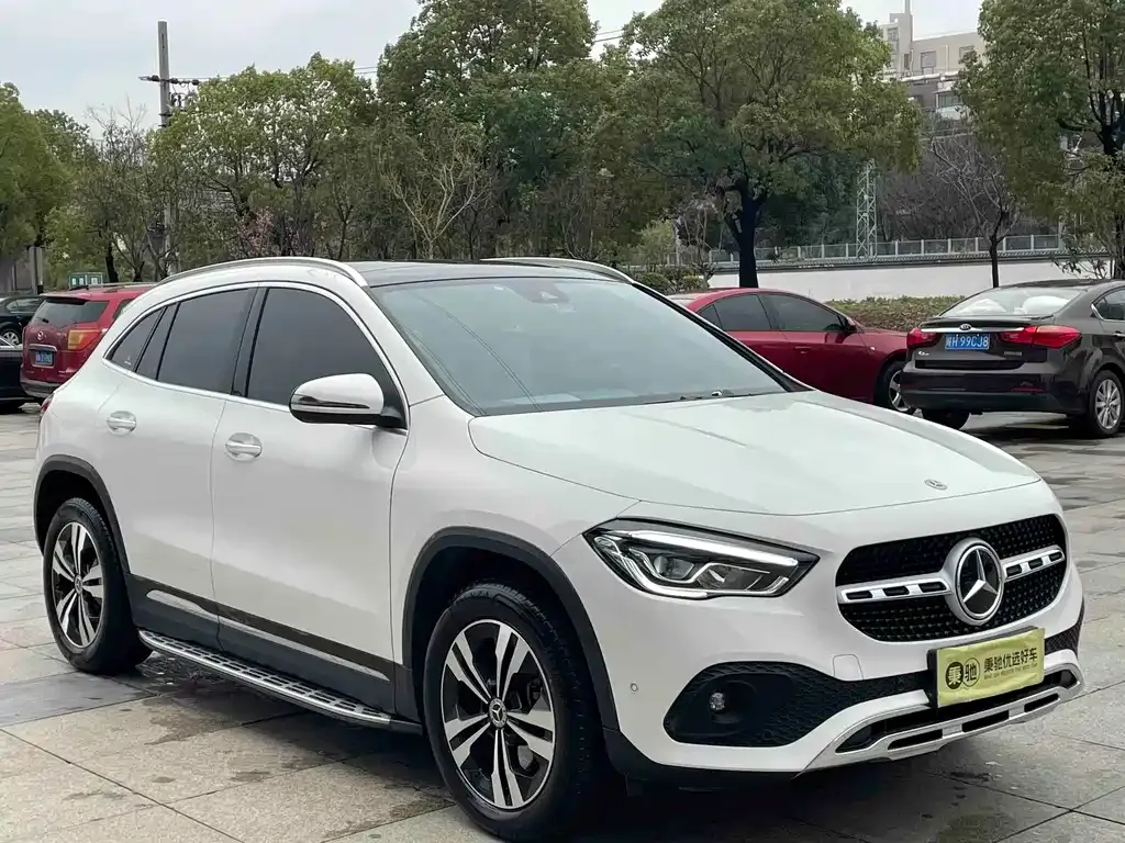 Mercedes-Benz GLA — фото 8