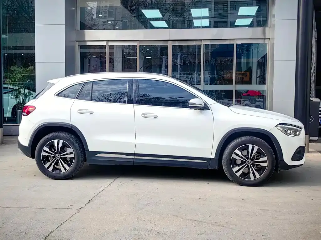 Mercedes-Benz GLA — фото 6